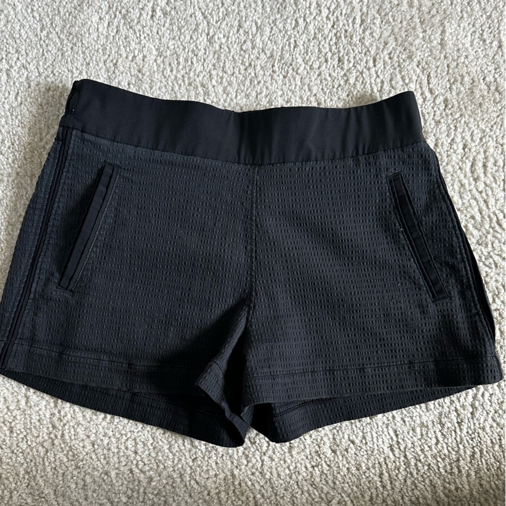 lululemon athletica Black Women's Shorts Size 4